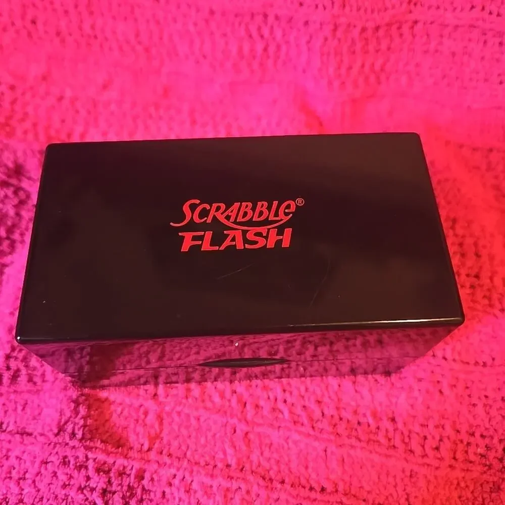 SCRABBLE FLASH Handheld Game NEEDS BATTERIES
